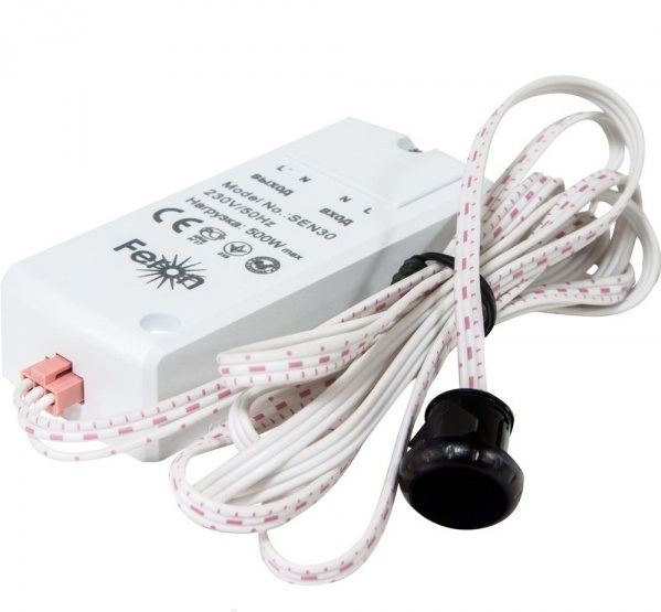 FERON Датчик движения SEN30 230V 500W 5-8см 30гр белый с 1.5м кабелем*