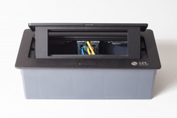 SPL Люк на 3 поста (45х45), металл, черный с пластиковой коробкой, IP40